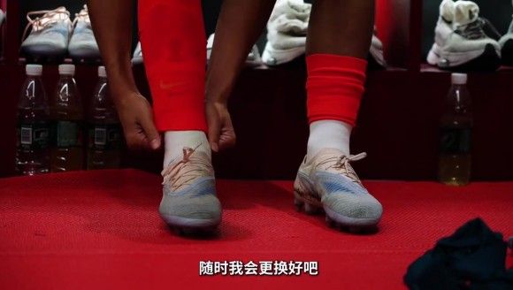 更衣室细节！邵佳一硬核喊话动员：像个男人一样去战斗！💪